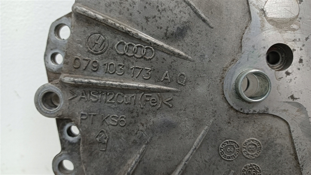 Jakohihnan suojus Audi A6 C6 A8 D3 S5 RS5 RS4 4.2 FSI V8 BVJ CAU 079103173AQ