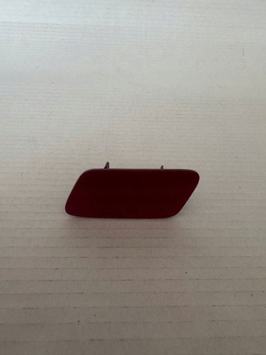 VW Passat B7 2010-2014 lampun pesusuuttimen tulppa vasen 3AA955109