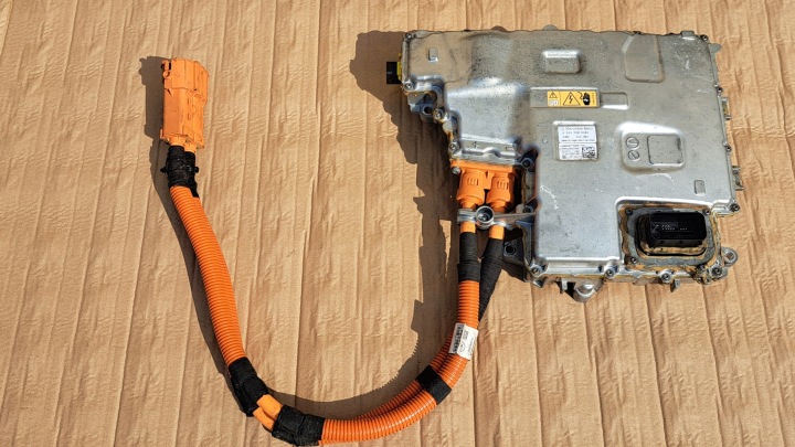 MERCEDES EQA H243 - MOOTTORIN MODUULI 250+ 95KW A2433406402
