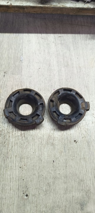 Renault jousen aluslevy, taka, OE 7700416162