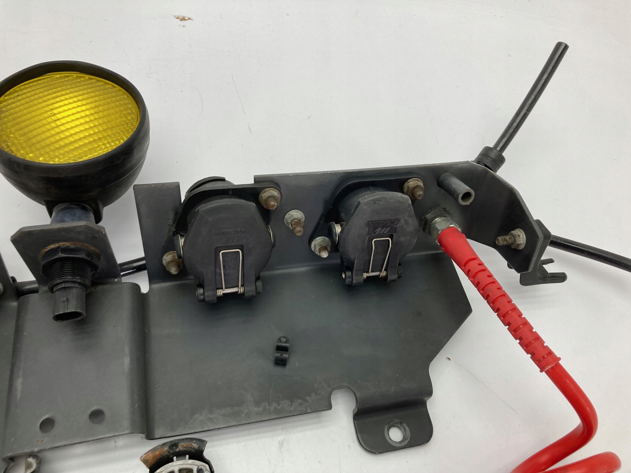 IVECO STRALIS HI-WAY EURO 6 Halter für Kabelstecker image 3