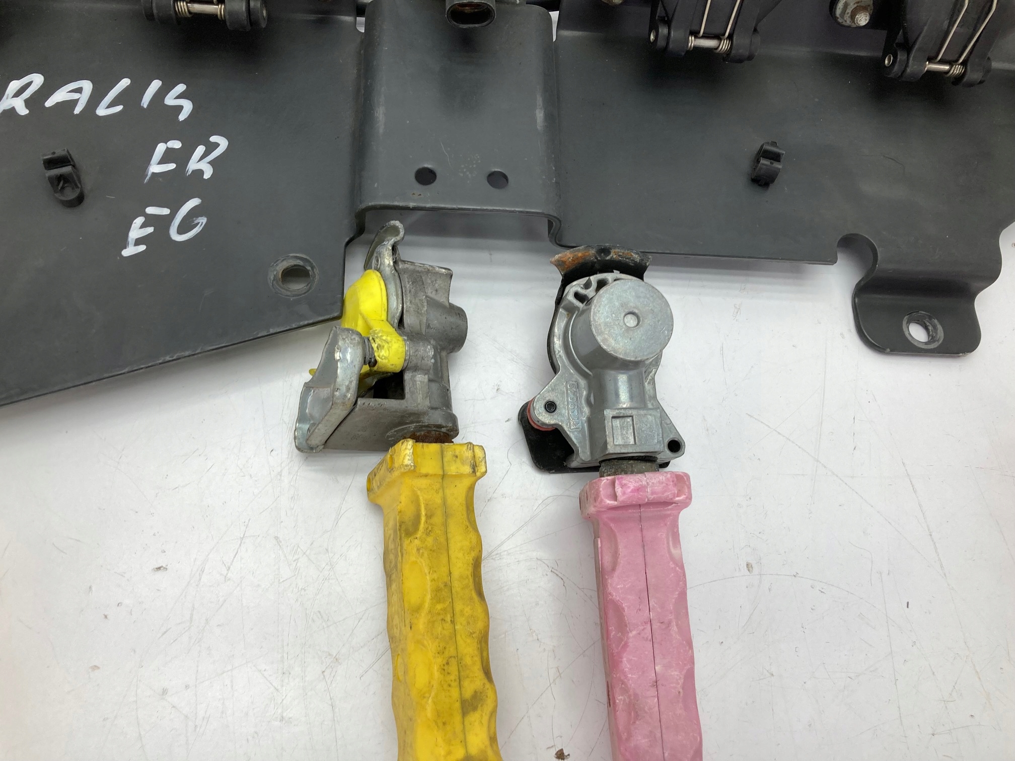 IVECO STRALIS HI-WAY EURO 6 Halter für Kabelstecker image 4