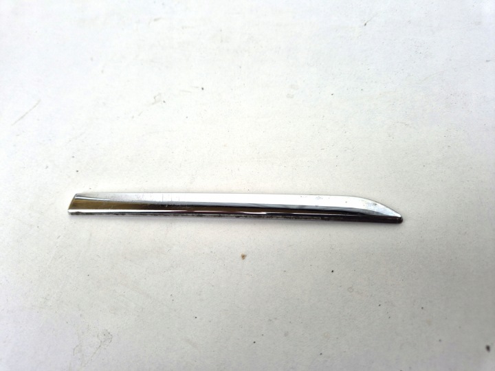 Mercedes-Benz OE A2046903262 sierlijst spatbord class
