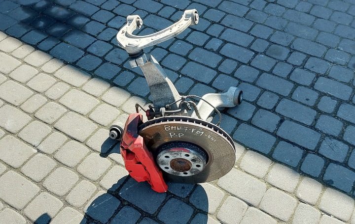 Braccio oscillante anteriore destro BMW 7 F01 4.4