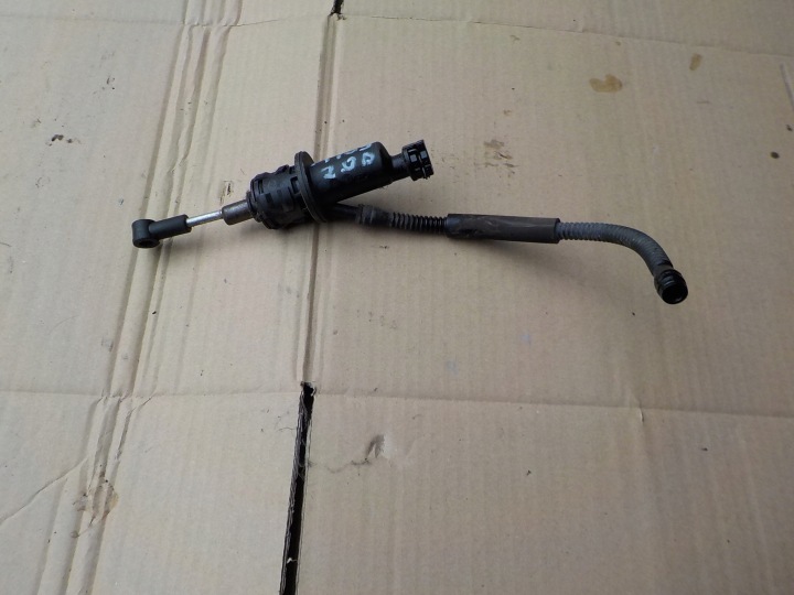 Kytkinpumppu Mercedes W169 2,0 CDI A1692900412