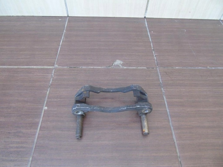 Jarzmо jarrusatulalle Nissan Atleon 35.15 99-12 3.0XDI