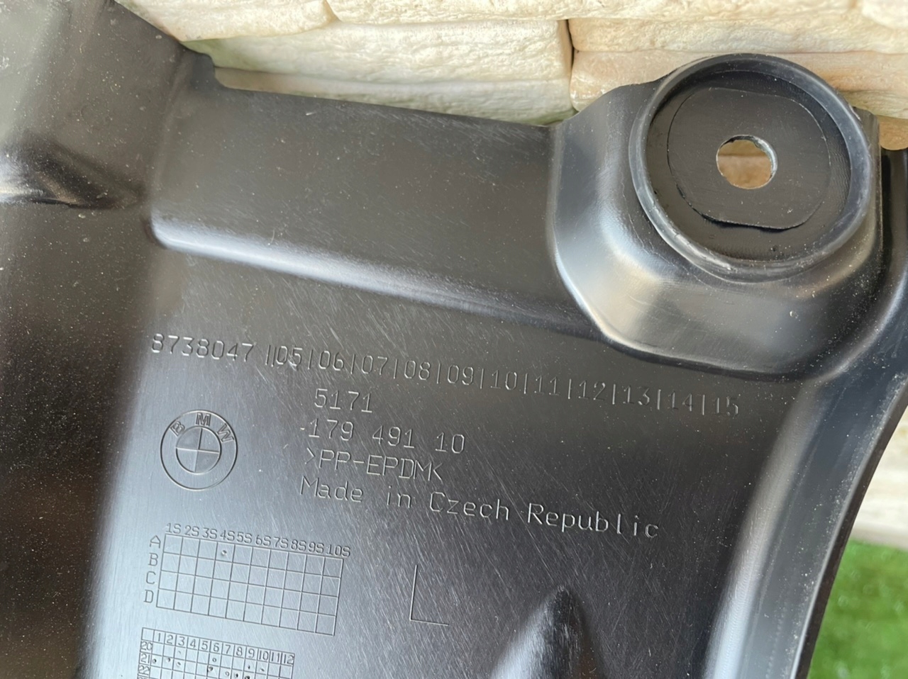 Radhaus-Verkleidung BMW 4 G26 8738047 OEM image 3
