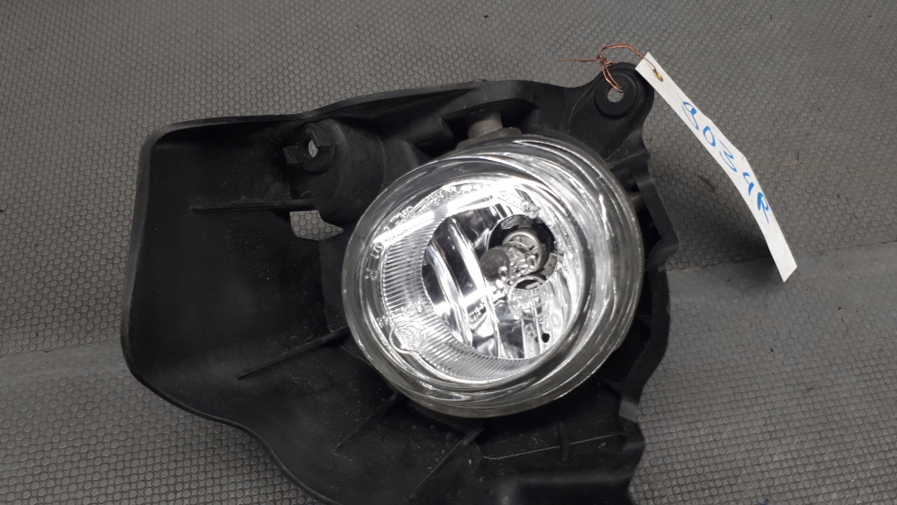 D01N-51680 Halogeeni oikea Mazda 2 DE