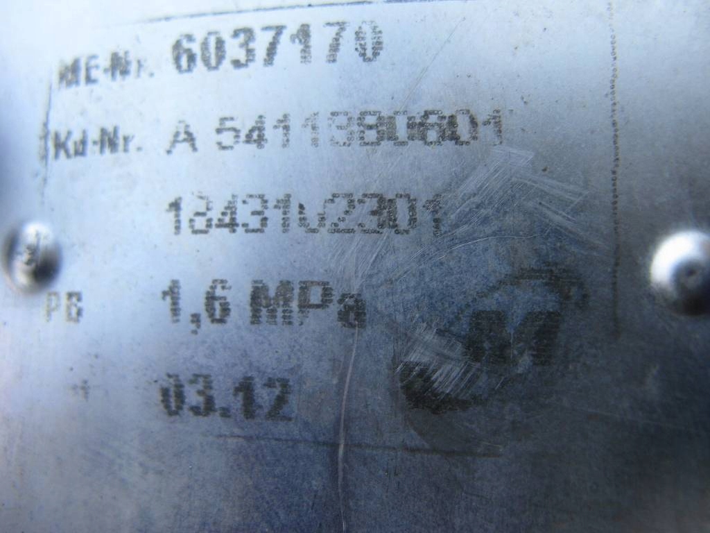 MERCEDES ACTROS MP1 MP2 MP3 ÖLKÜHLER 5411880601