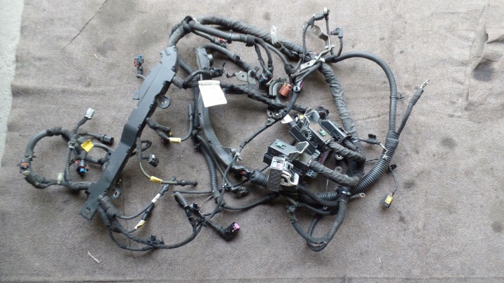 Opel Astra K 5 moottorin johdinsarja 13406880