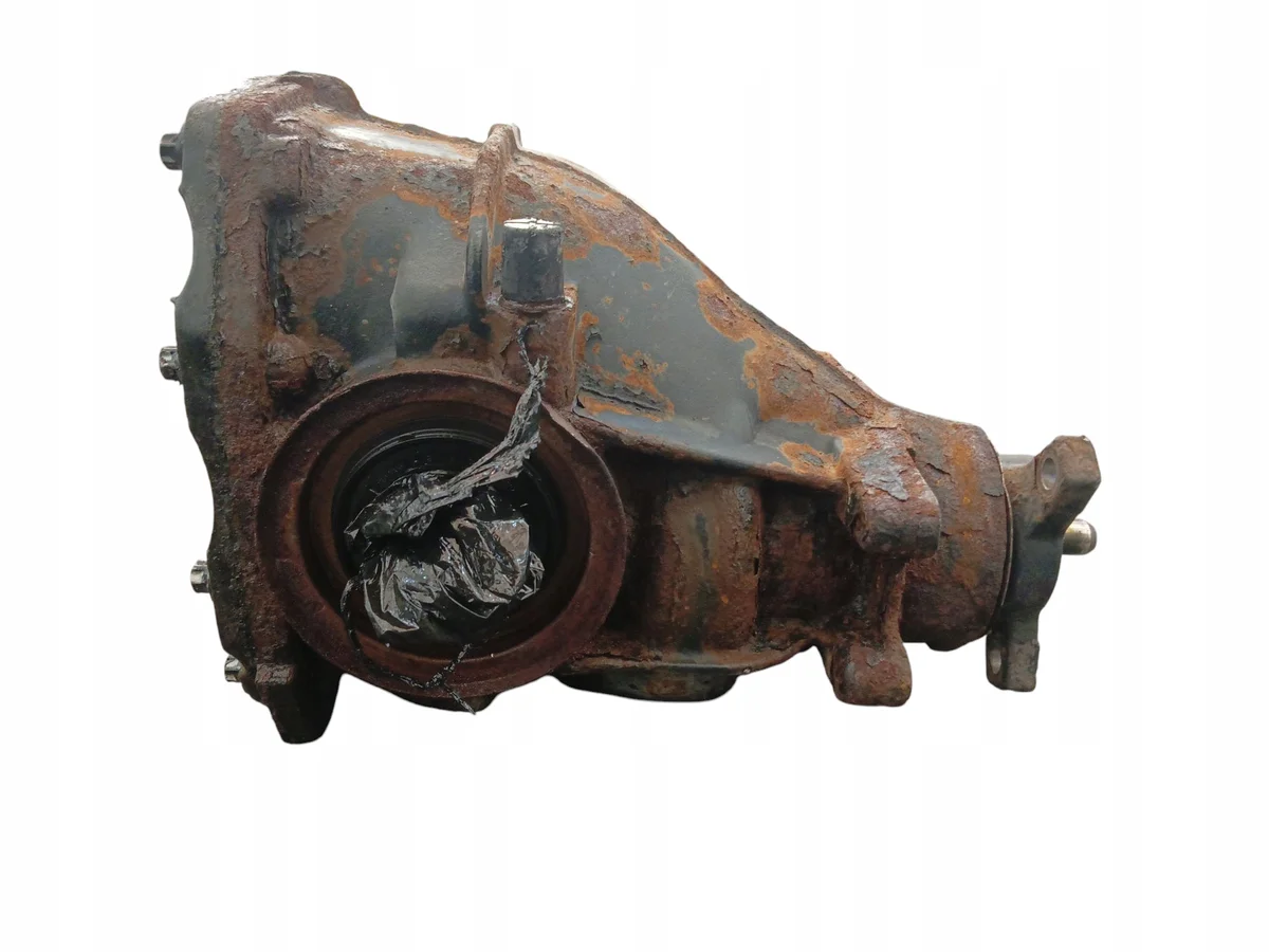 Mercedes E W211 Differential A2303510508 Used image 4