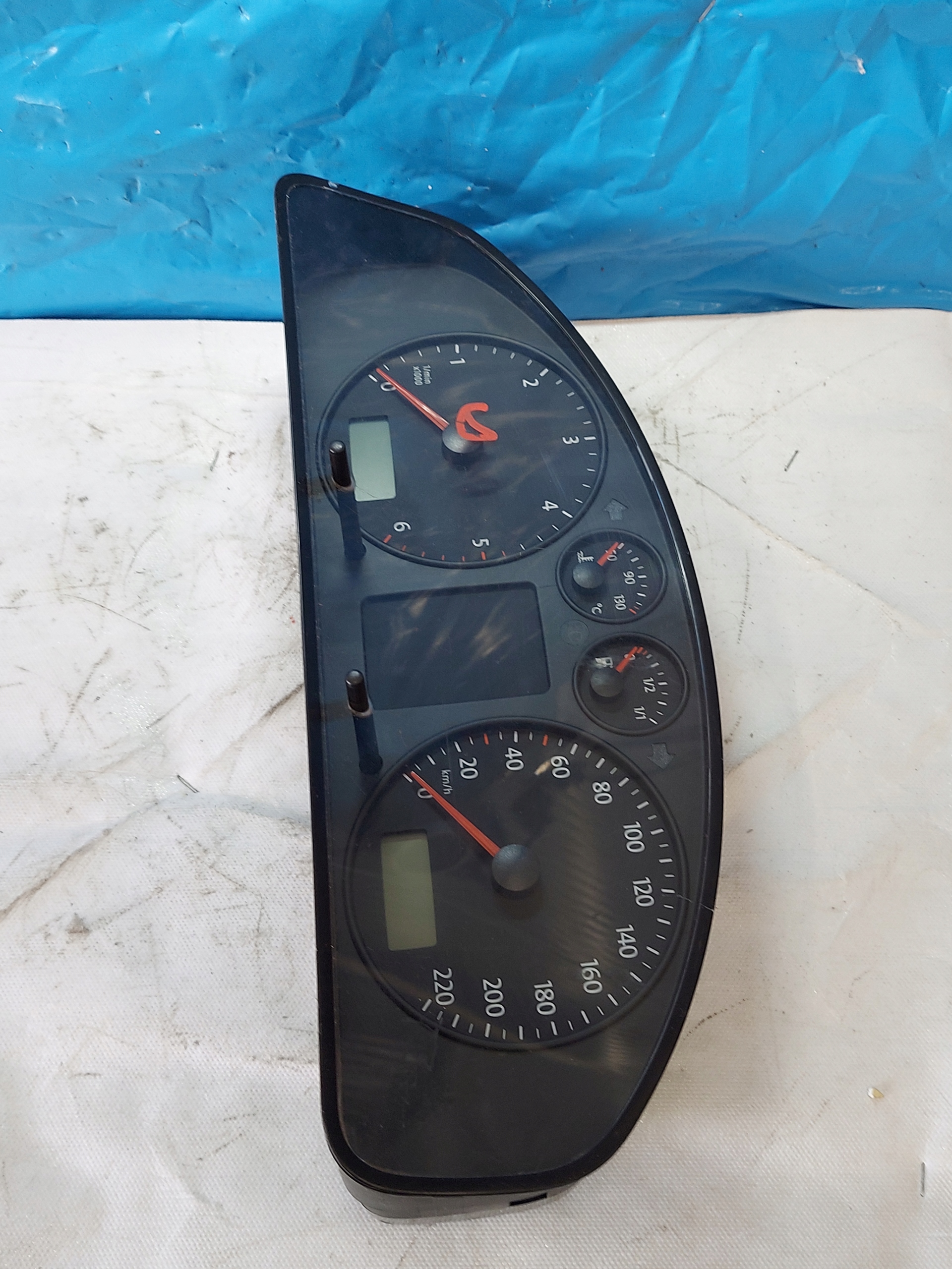 Odometer Clock VW T5 2.5 TDI image 8