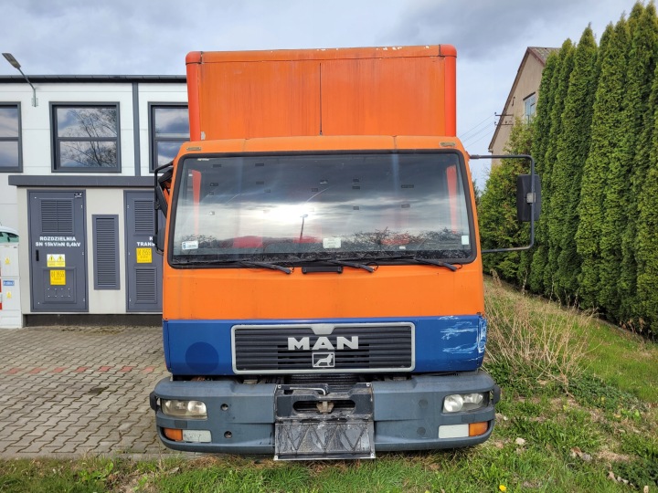 MAN L2000:n ohjaamo