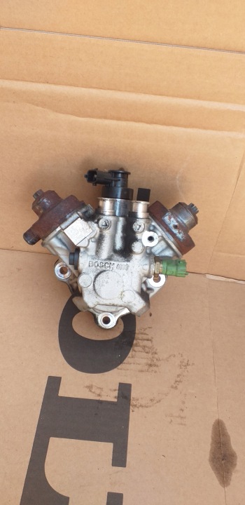 VOLVO S60 V60 XC60 S80 XC70 2.0 2.4 D3 D4 D5 Ruiskutuspumppu 31372081