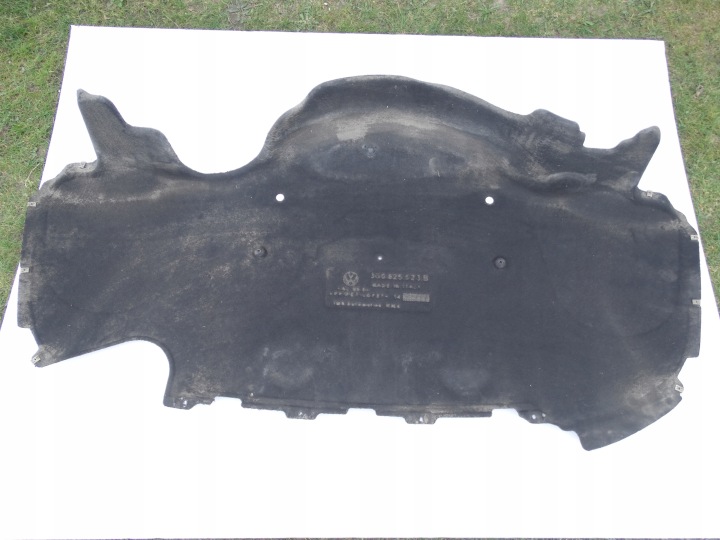 VW PASSAT B8 LATTIAN SUOJUS ALUSTA TAKA 3G0825523B