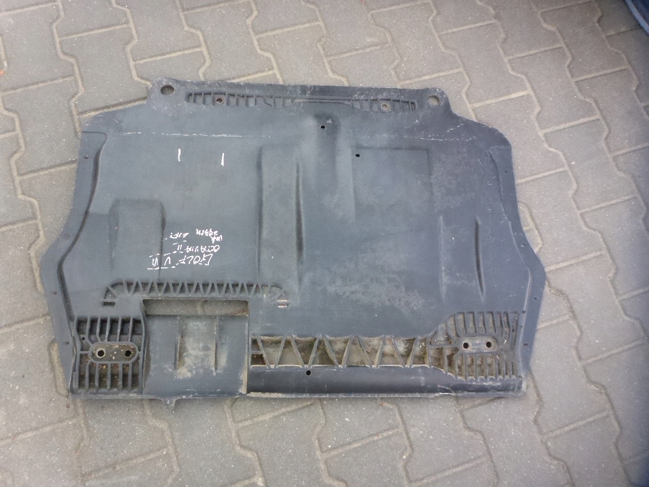 VW GOLF V VI SKODA OCTAVIA II LIFT UNTERER MOTORSCHUTZ PLATTE 5K0825901B image 5