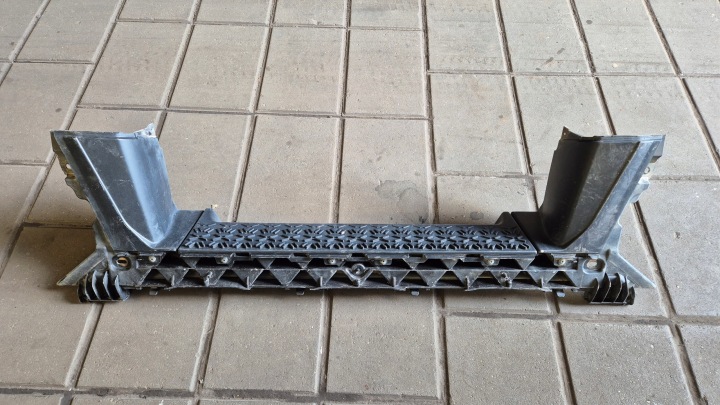Bumper Step Center MAN TGX Euro 6 Lift 81416146011