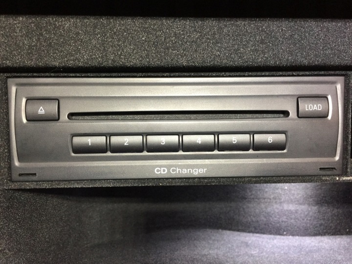 6-skivors CD-växlare Audi A4 8K till radio, montering och kodning
