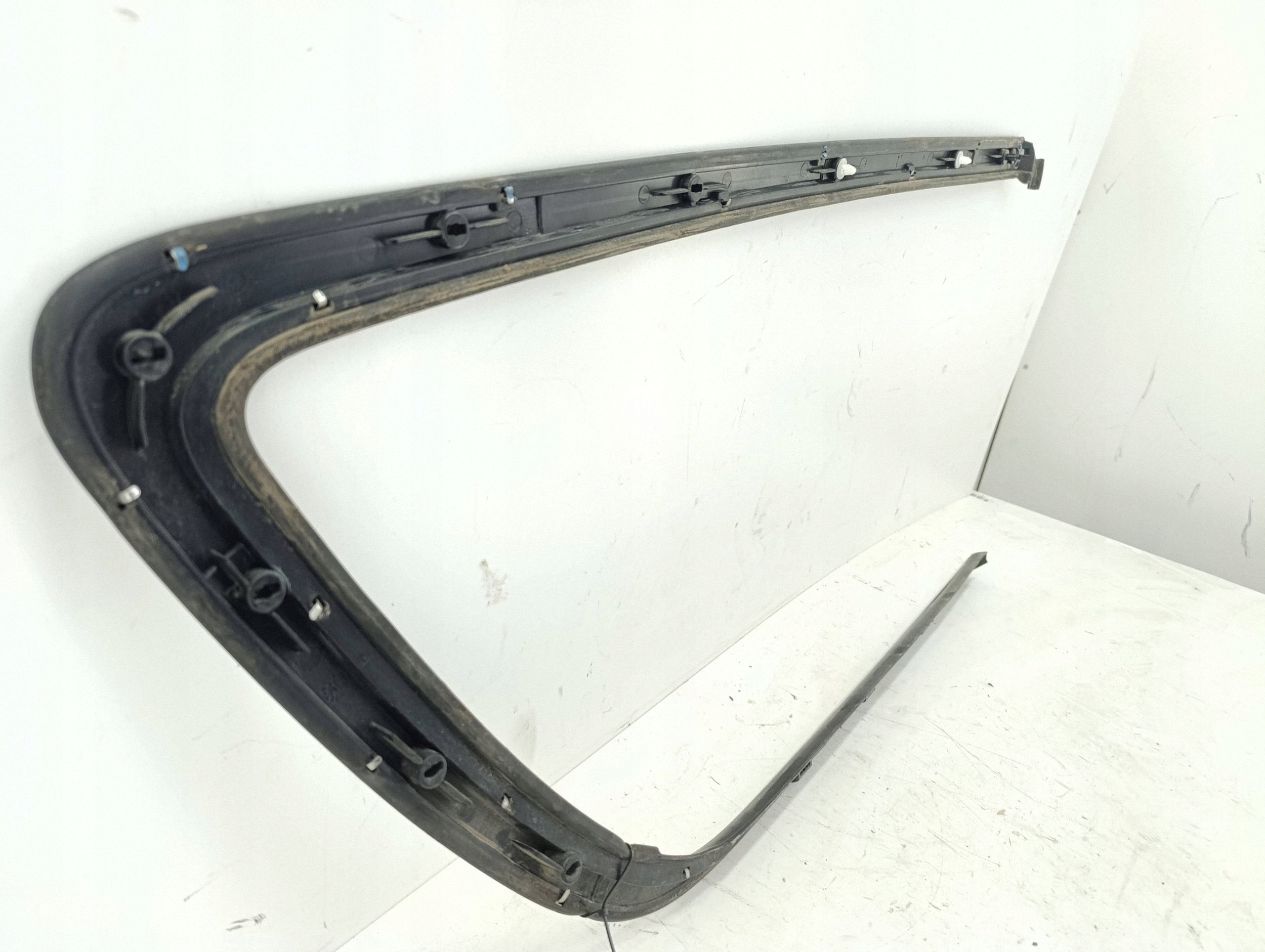 Chrysler Pacifica 2018 Taka taka vasen takaikkunan lista image 5