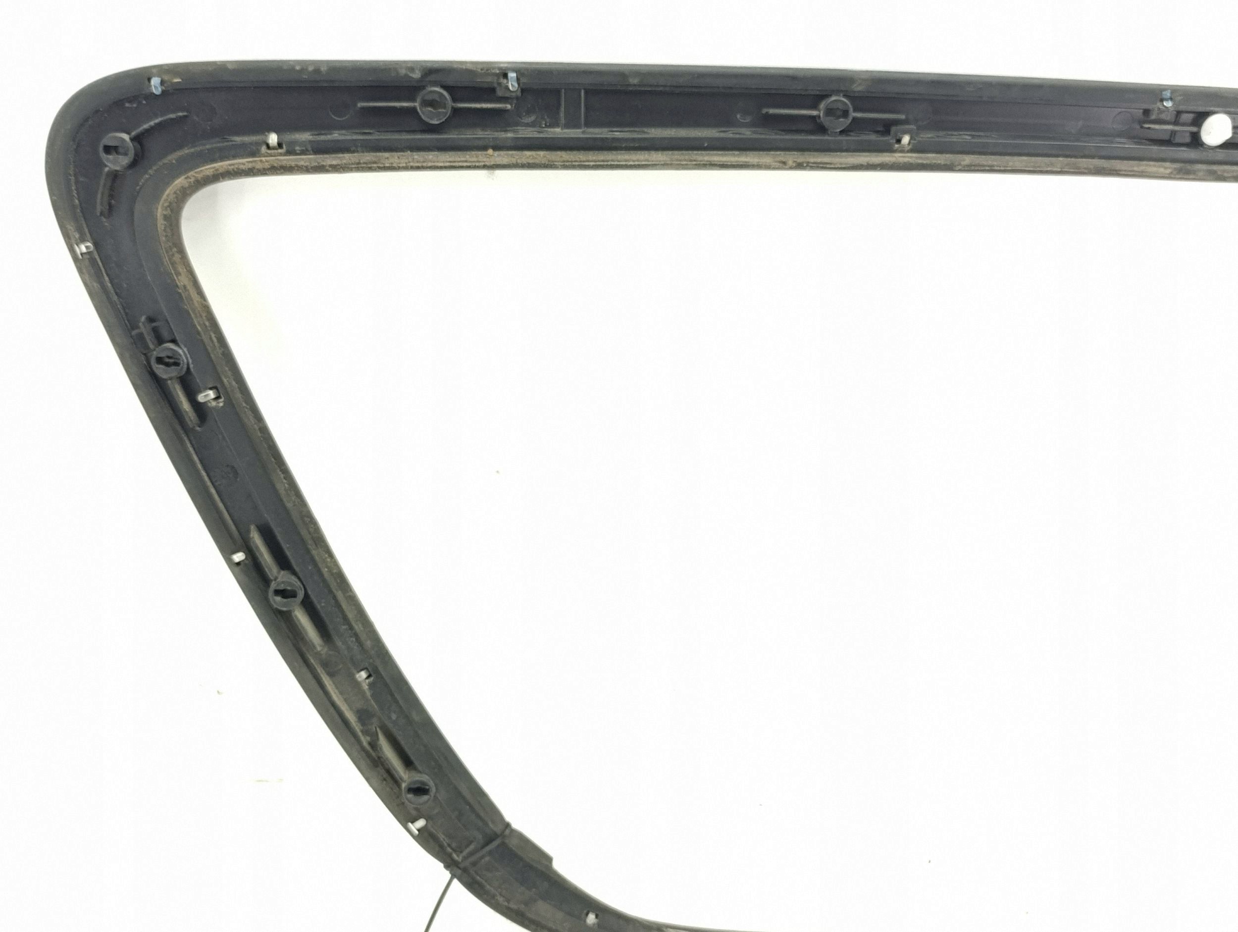 Chrysler Pacifica 2018 Taka taka vasen takaikkunan lista image 8