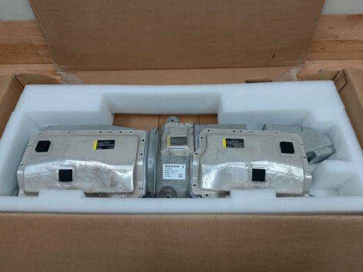 POLESTAR II VOLVO C40 INVENTAARIO MODUULI 31320546 32336991