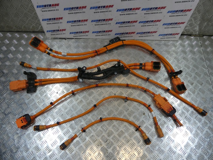 MINI F56 BEV F57 BEV Cooper SE moottorin johtosarja 9895942 9895946