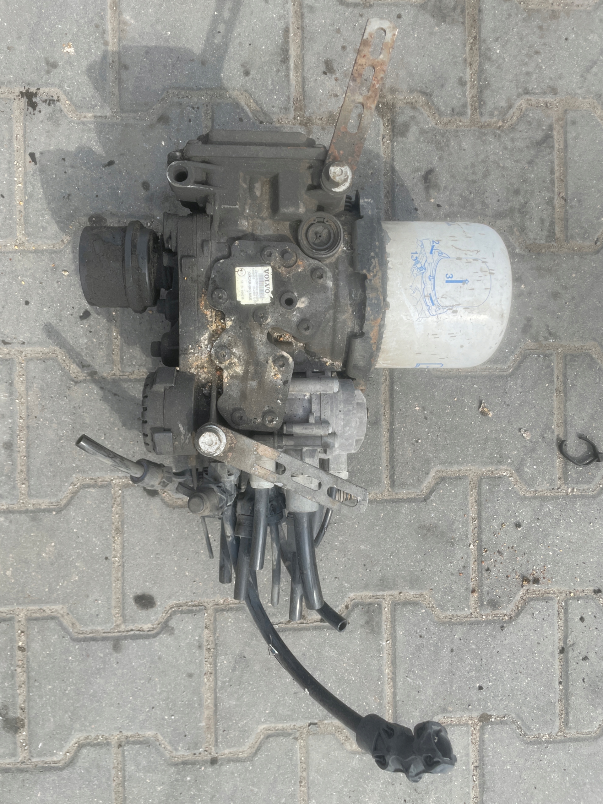 Volvo FM4 2013-2021 Lufttrockner 23166782 Knorr-Bremse K156853 image 2