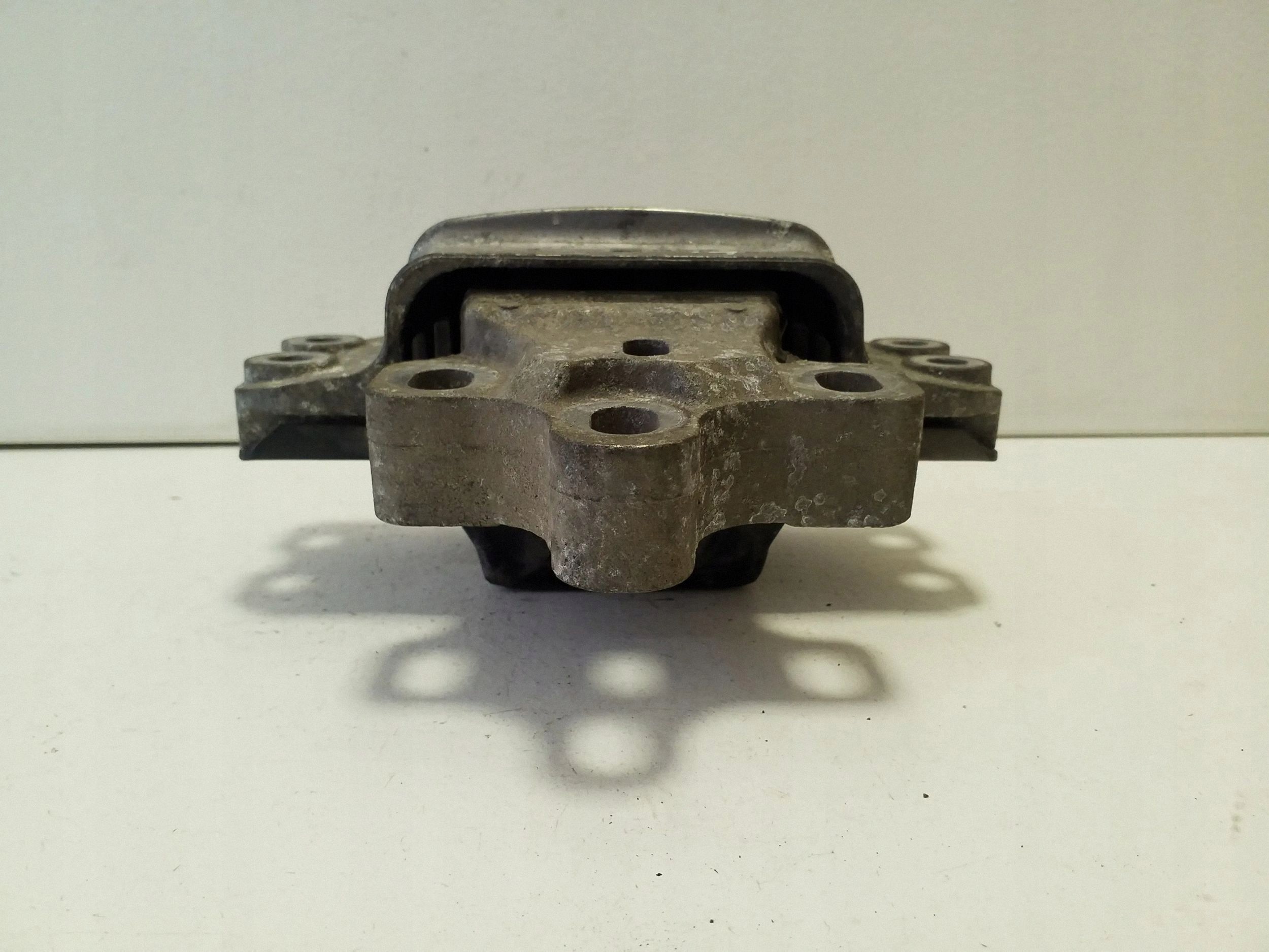 Suporte de Caixa 3C0199555AA VW Passat B6 image 6