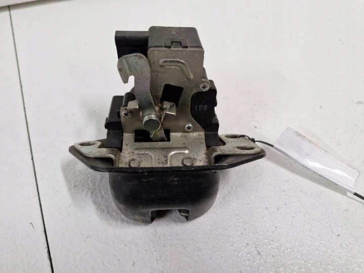 RENAULT KOLEOS I takalukon ripa 4-pin 905923361R