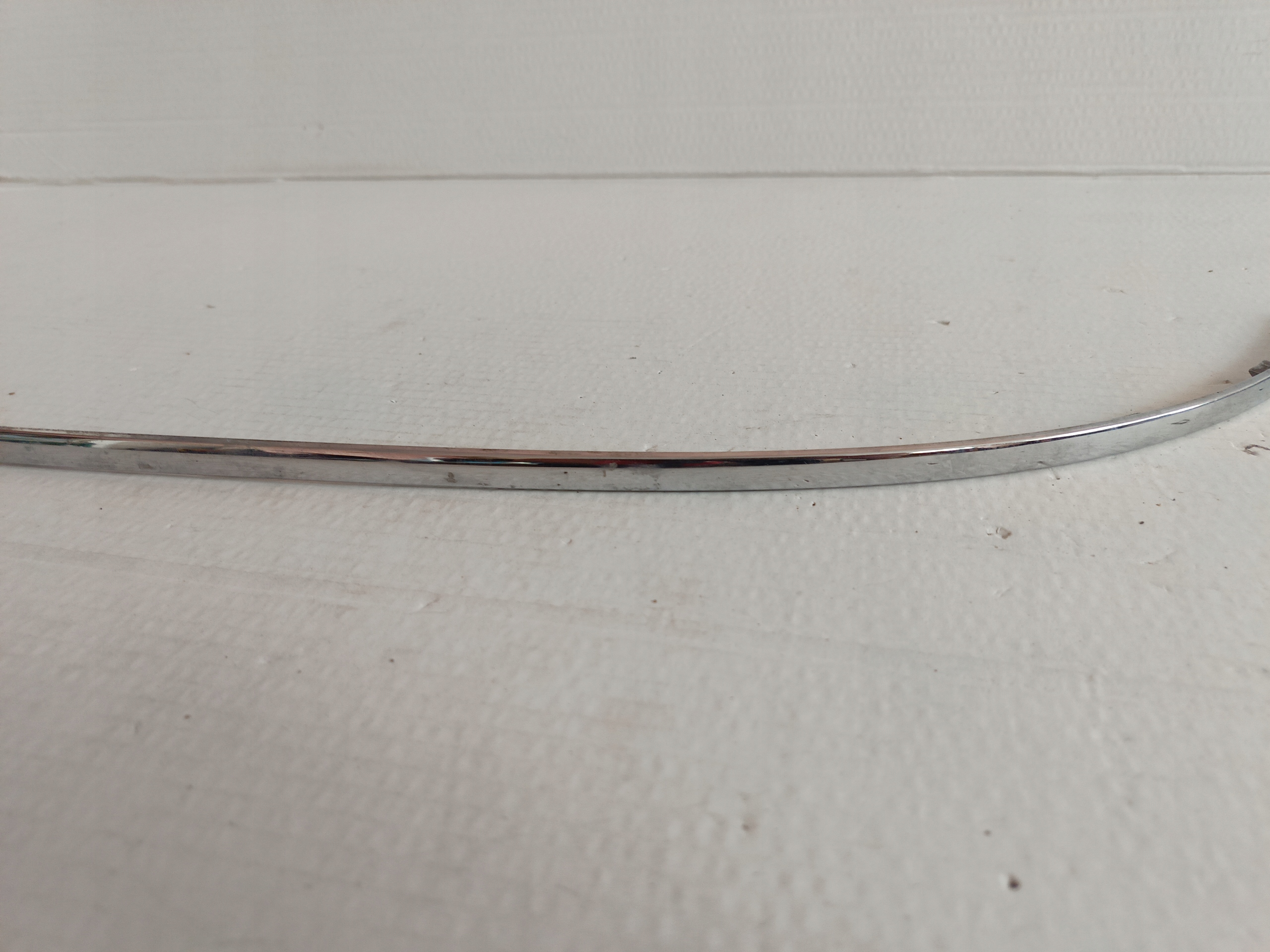Chrom lijst achterbumper links A2048851521 Mercedes W204 image 4