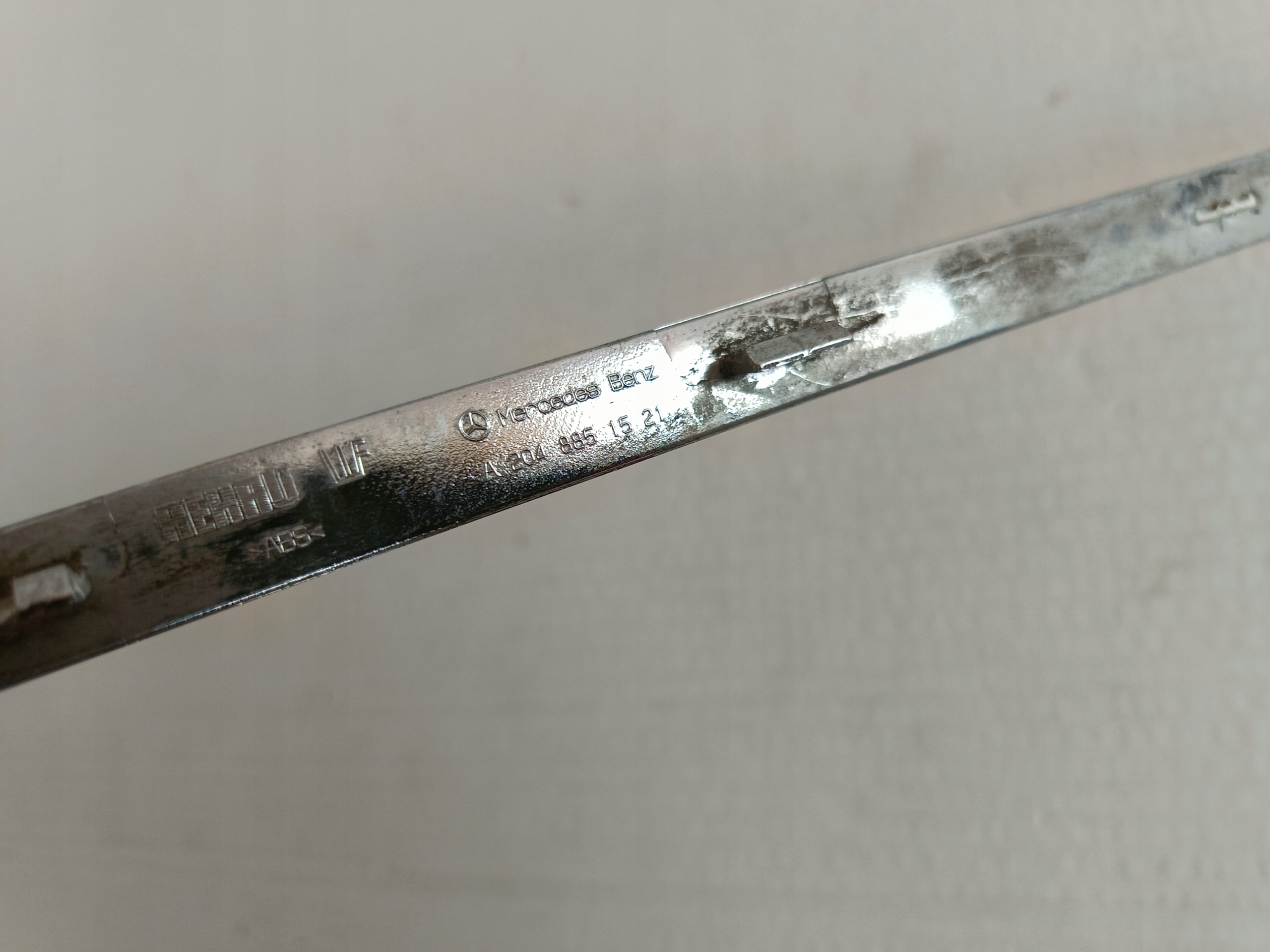Chrom lijst achterbumper links A2048851521 Mercedes W204 image 10