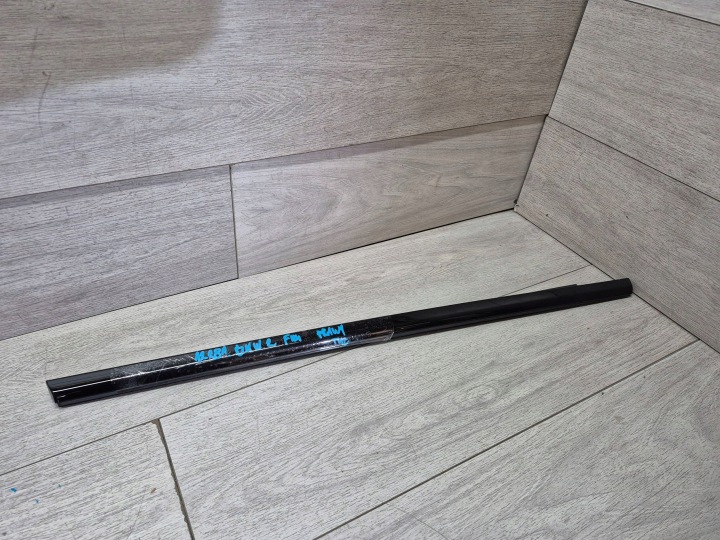 BMW 2 F44 takaspoileri oikea 7483140