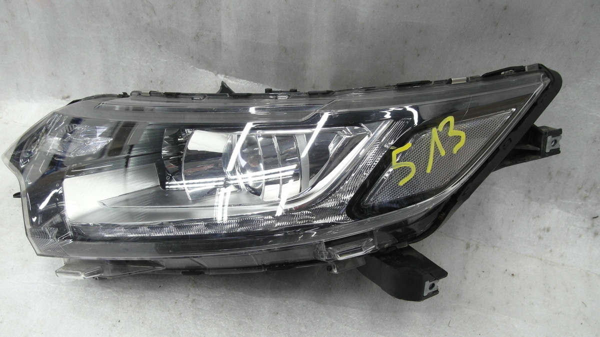 Mitsubishi Outlander 2015- etuvalo vasen