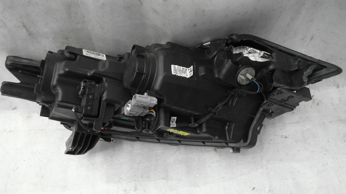 Mitsubishi Outlander 2015- Front Left Headlight image 4