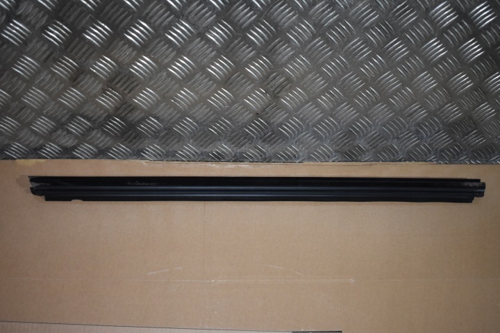 Ihanteellinen etuovi lista oikea Mercedes W167 C167 Coupe SUV 1