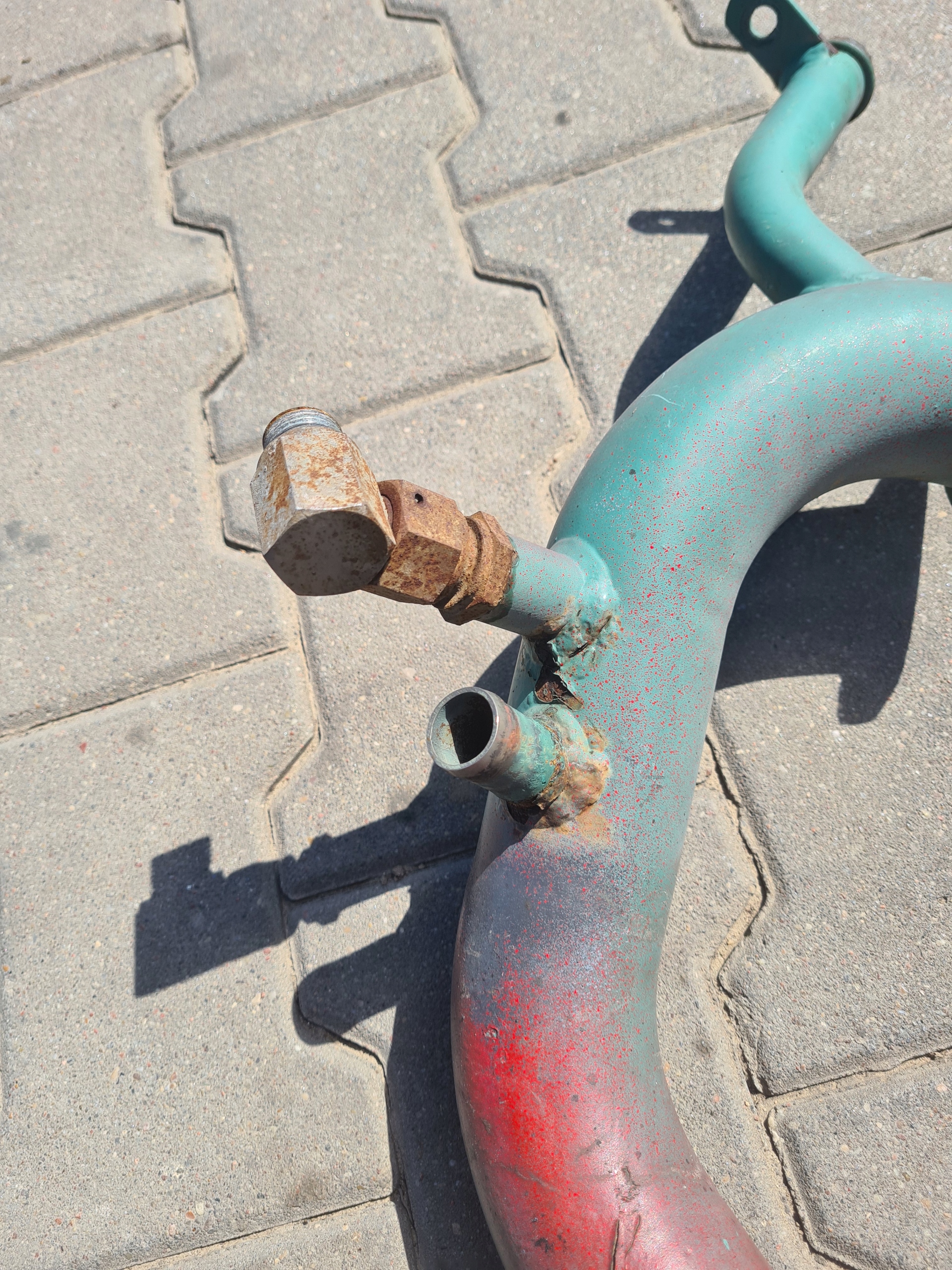 Cooling Water Pipe Hose Volvo FH16 D16E