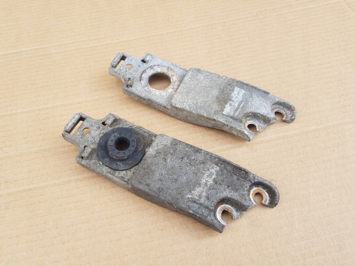 Jäähdyttimen kiinnikkeet Opel Insignia A 08-17 / 13243026 toimivat
