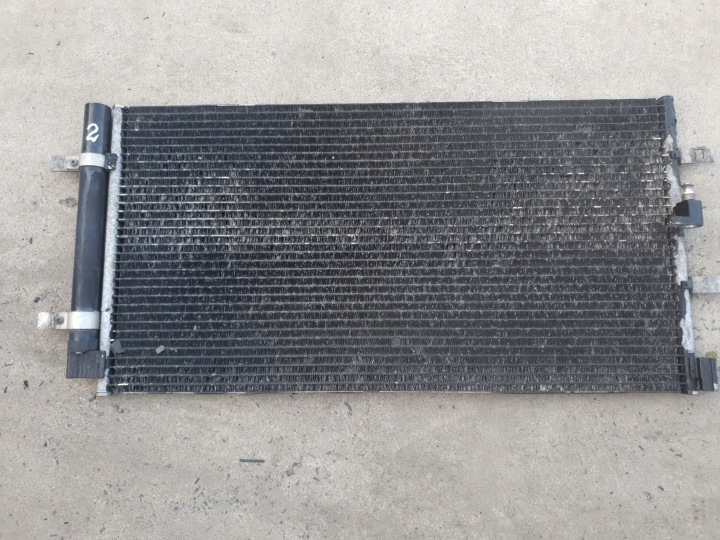 Audi A4 B8 A5 ilmastointilaiteen lauhdutin 8K0260401AE 16-1