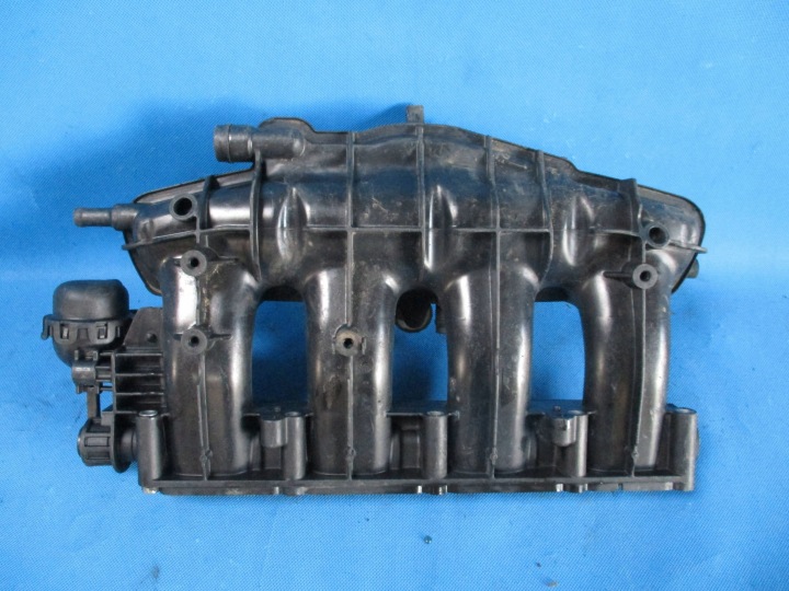 Audi OE 06H133185BH Ansaugkrümmer
