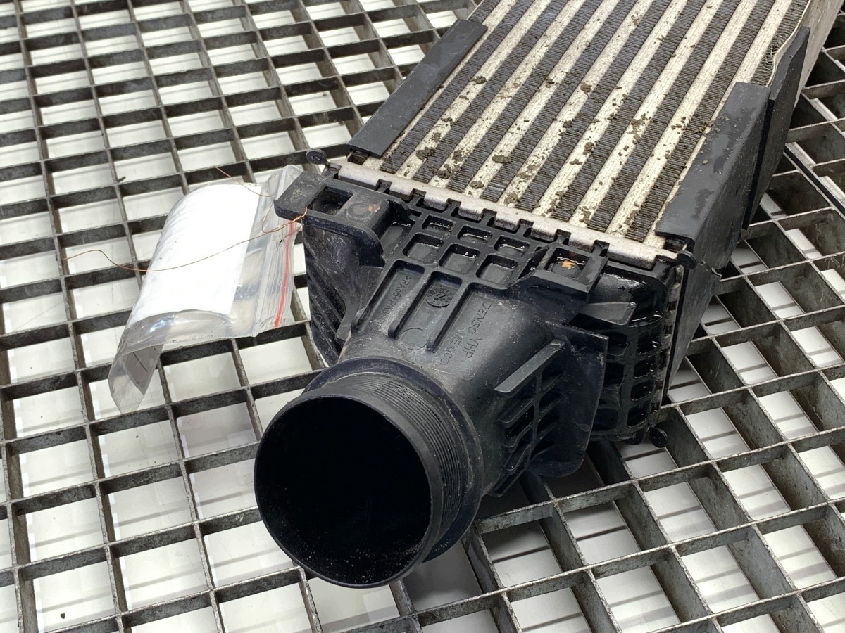 Intercooler Audi 80A145805J image 4
