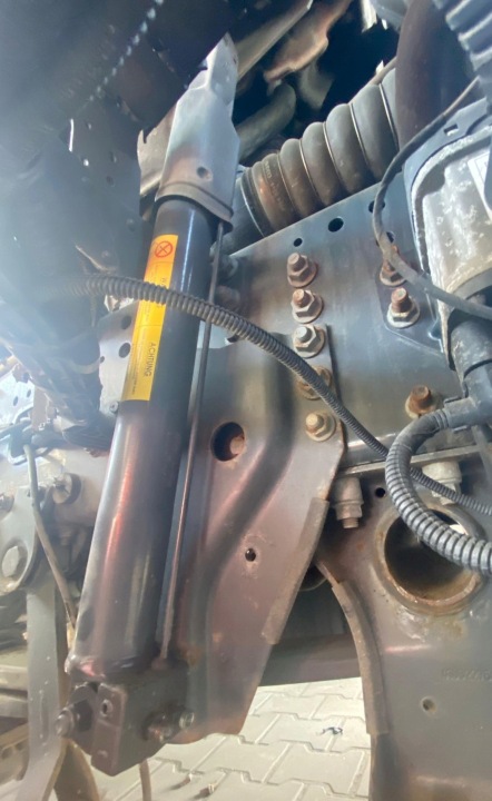 Atuador de Tombamento de Cabina IVECO S-WAY 5802758463