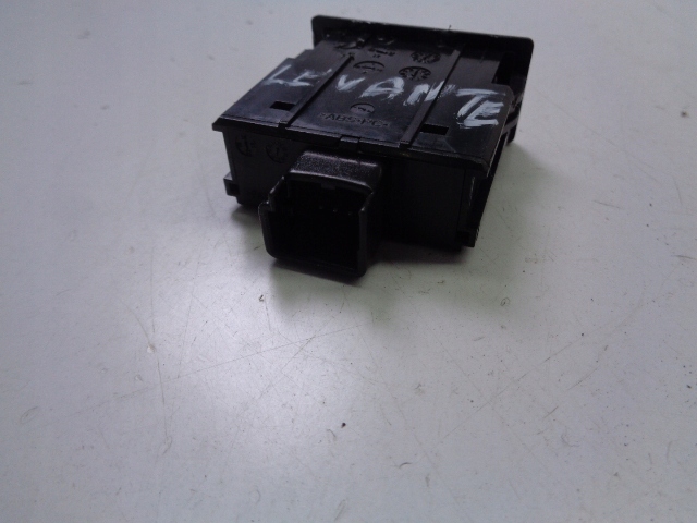 Portas USB Maserati Levante image 3