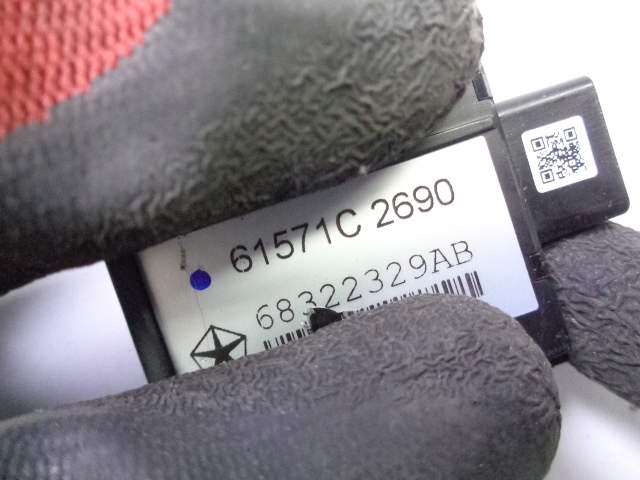 Portas USB Maserati Levante image 4