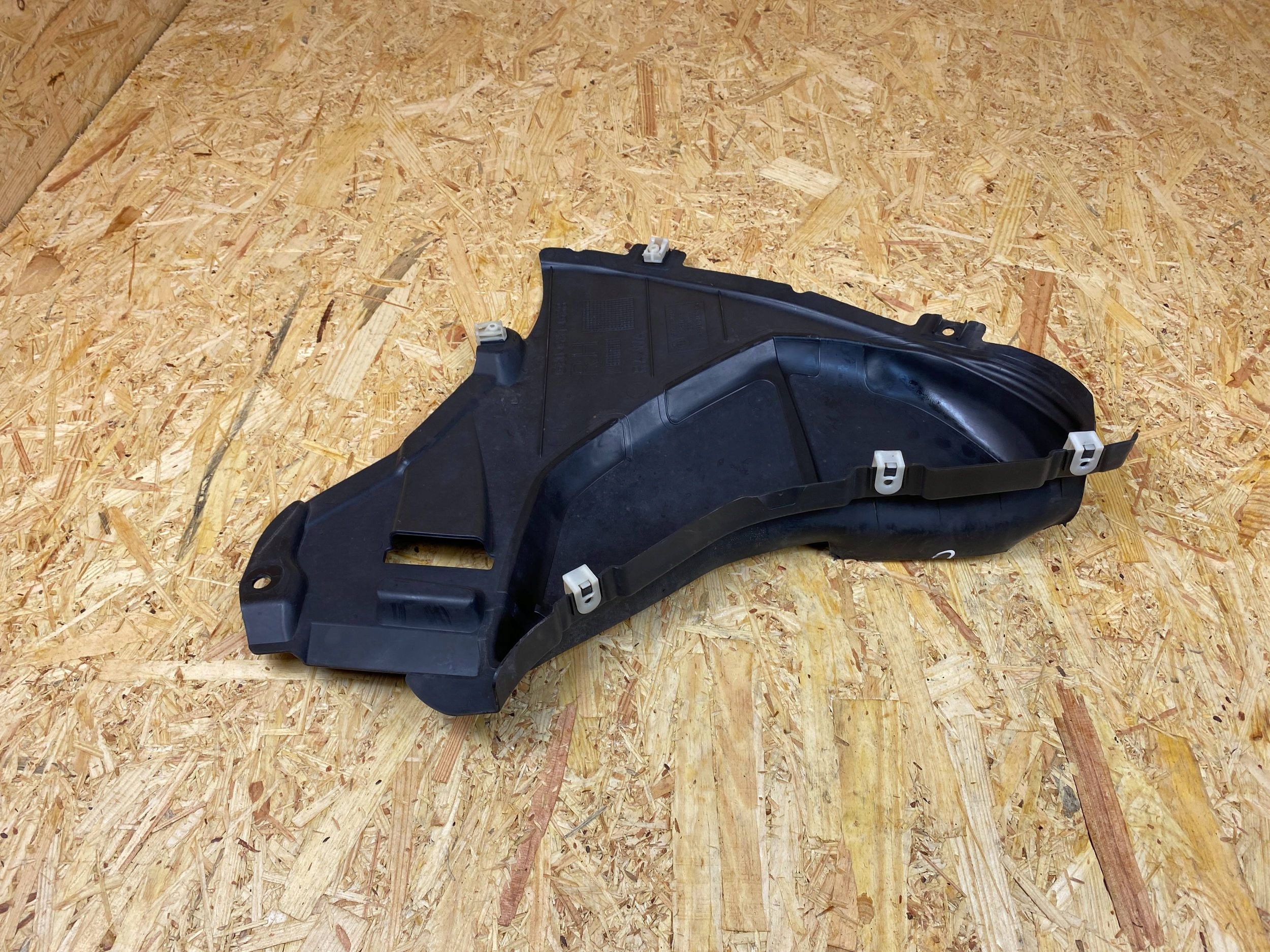 Triângulo para-choques BMW 5 G30 G31 Usado image 9
