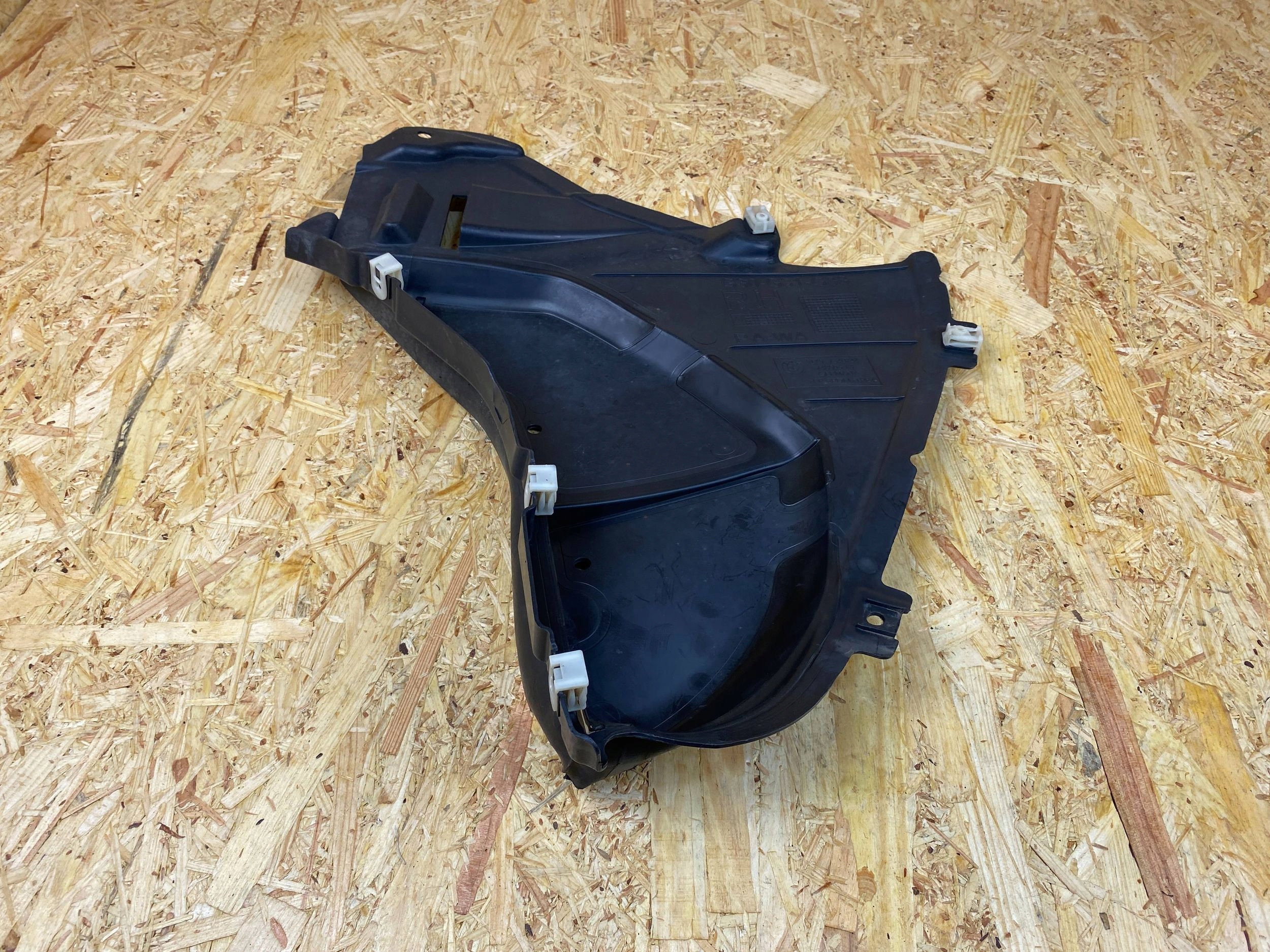 Triângulo para-choques BMW 5 G30 G31 Usado image 10