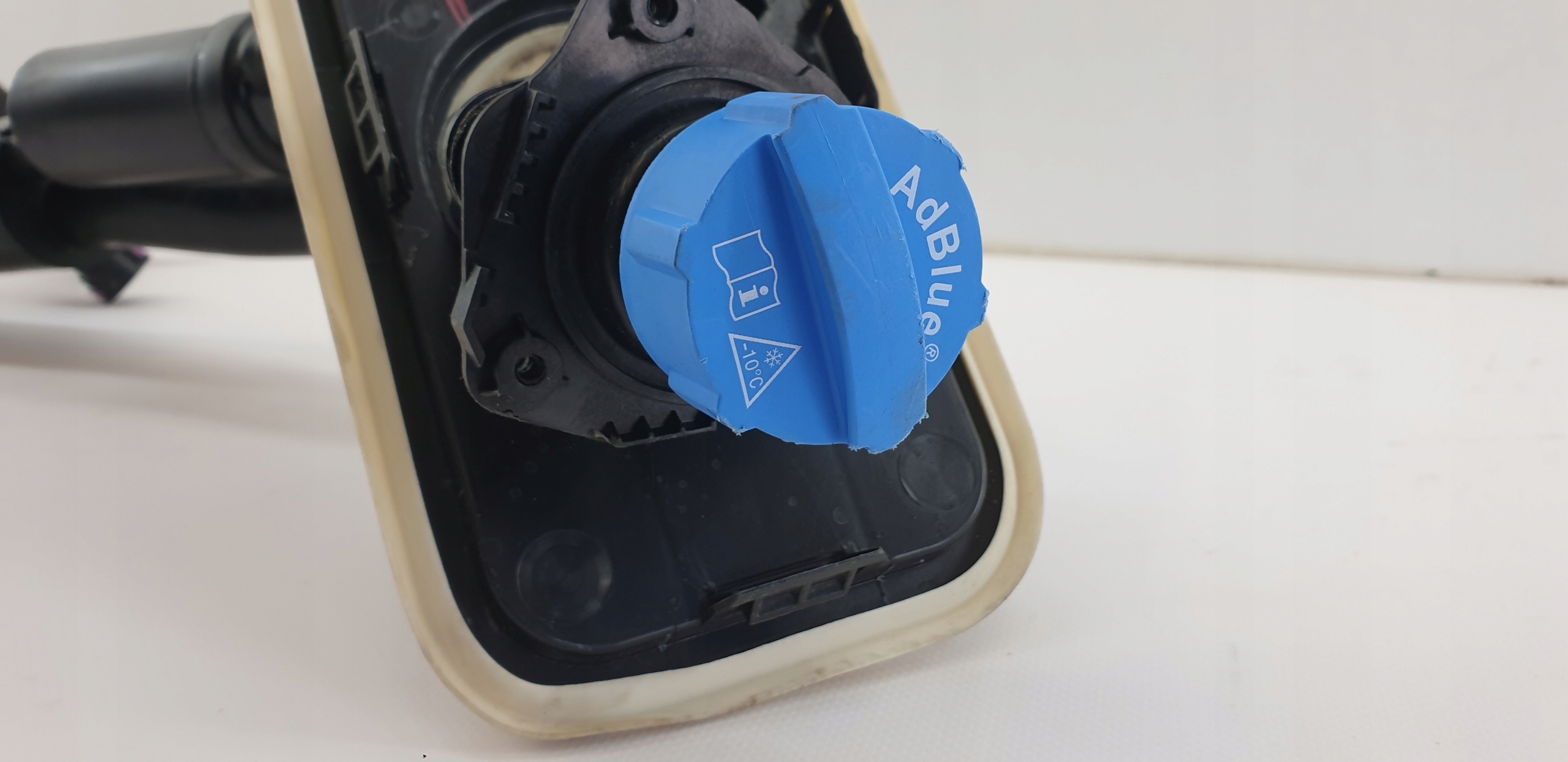Slang vuldop AdBlue Renault Master III 3 Opel Movano B 748902871R image 5