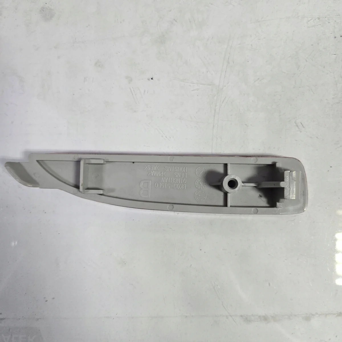 Mazda 2 Bakre Reflektor BK03515L0