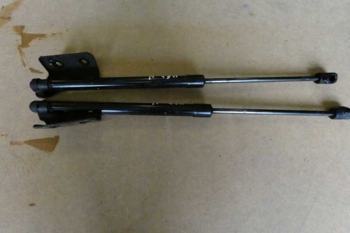 Heckschließdämpfer Klappe für MG MG4 11354704 11354703