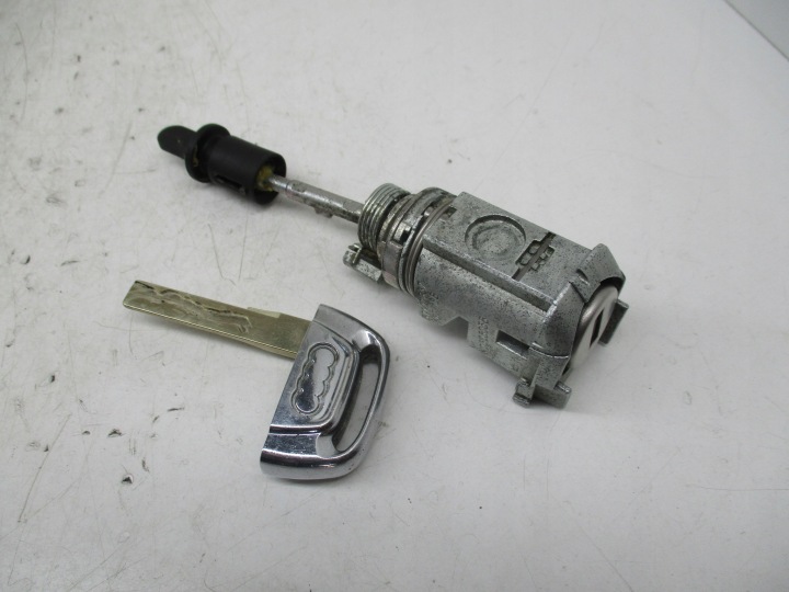 Audi A4 B8 A5 07-14 Türschloss-Einsatz Fahrerseite 8T1837167
