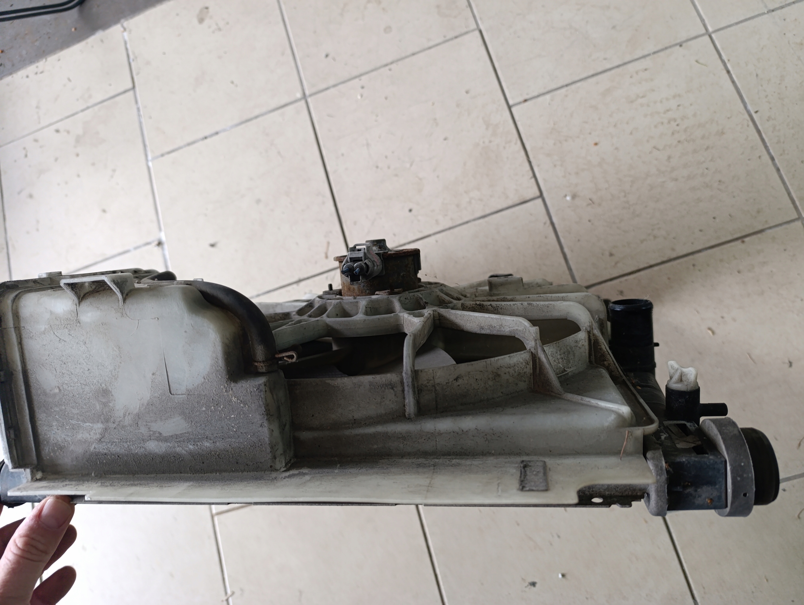 Kühler Lüfter Kühlmittelbehälter Toyota Yaris 16711-0J010 Original image 6